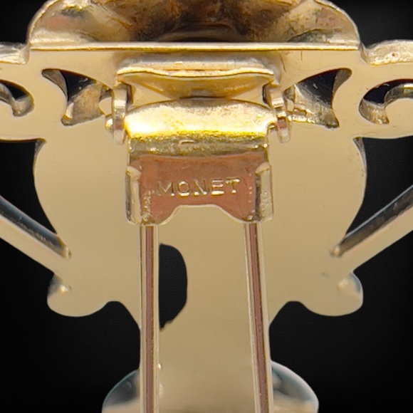 Vintage Signed 1940’s Monet Sterling Vermeil Urn Shaped Fur Clip - Picture 9 of 12